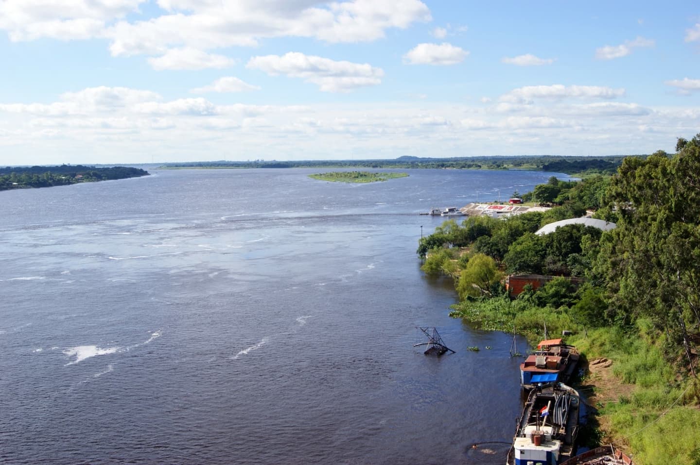 Fluviul Paraguay în sezonul ploios