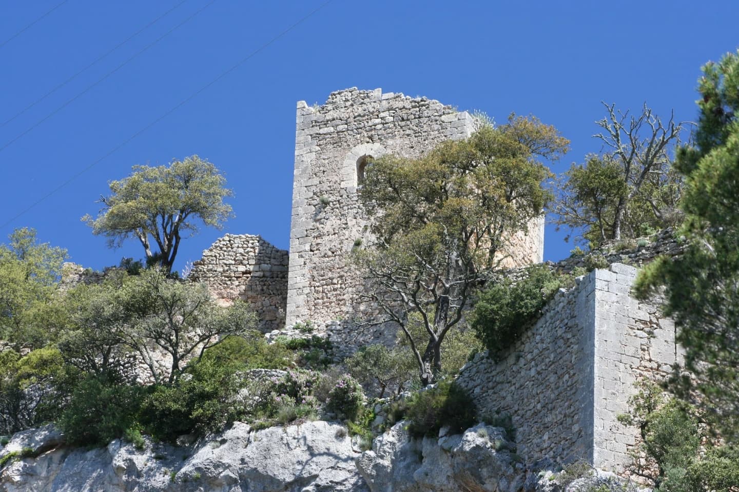 Ruinele castelului Alaro