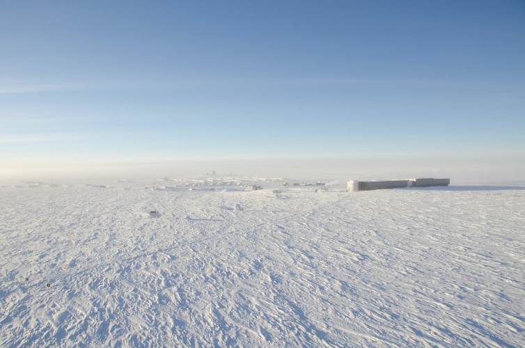 Polul Sud, în Antarctica