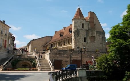 Clădire veche din Nérac, Lot et Garonne