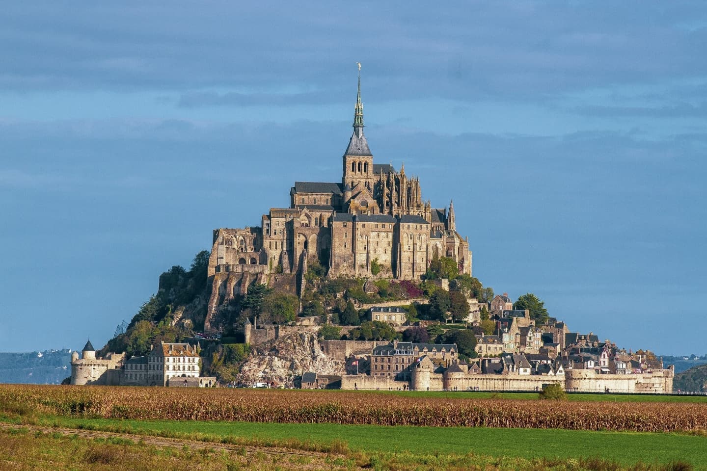 Satul Mont Saint Michel și mănăstirea fortificată