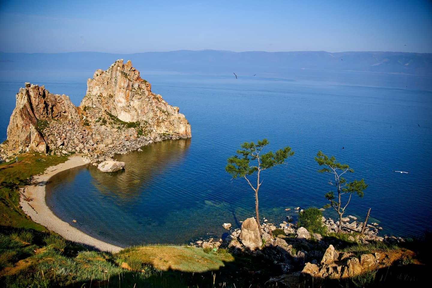 Lacul Baikal văzut de pe Insula Olkhon