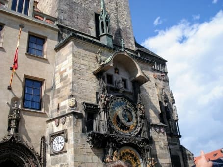 Turnul primăriei din Praga cu ceasul astronomic