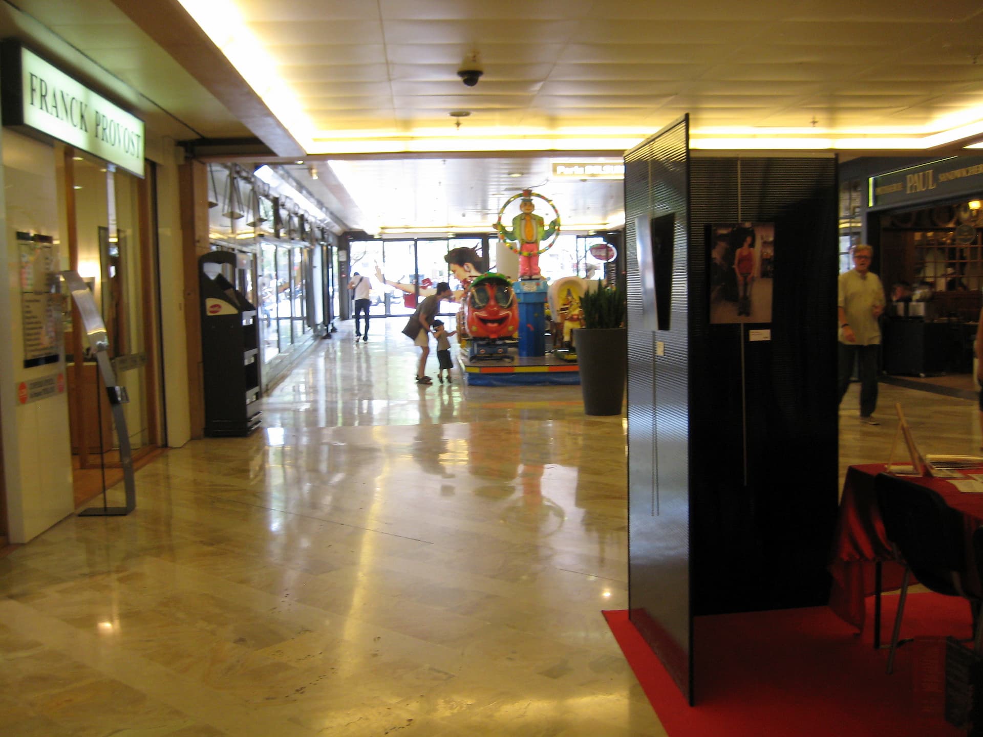 Cumpărături la Marsilia - Centre Bourse